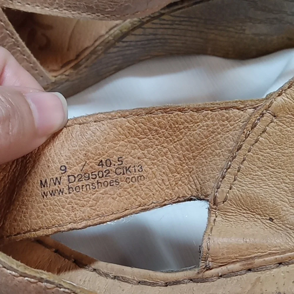 Born women's leather tan sandal wedge size 9